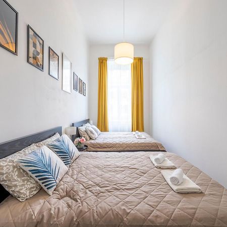 Spacious Cozy Home With 4Bedroom In The Heart Of Bp Budapest Exterior photo