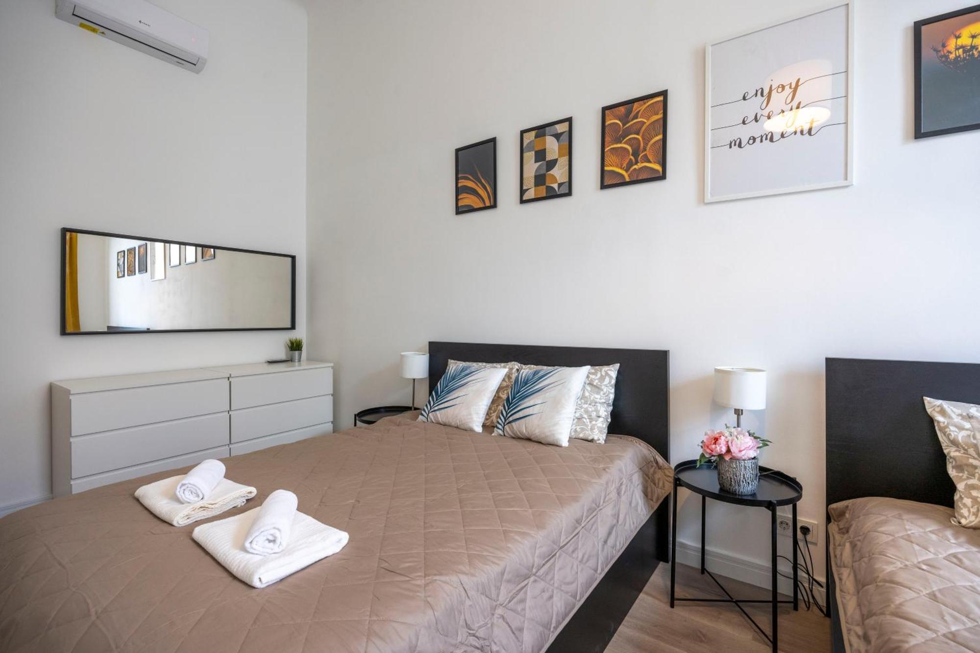 Spacious Cozy Home With 4Bedroom In The Heart Of Bp Budapest Exterior photo