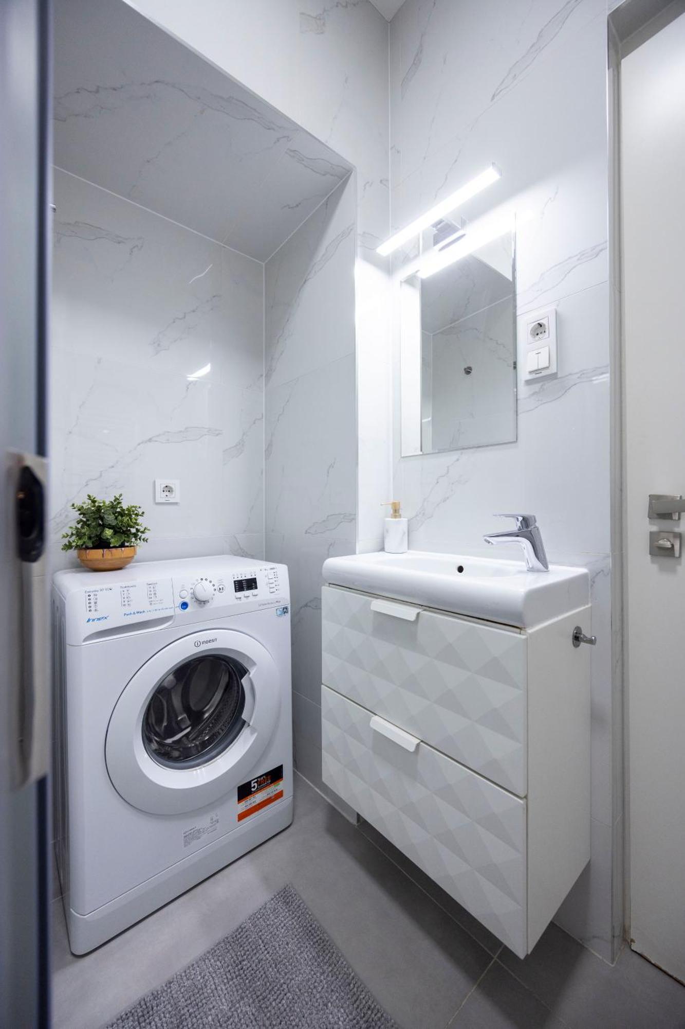 Spacious Cozy Home With 4Bedroom In The Heart Of Bp Budapest Exterior photo